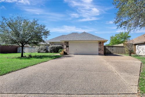 2804 Pueblo Ct N, College Station, TX, 77845-7711 | Card Image