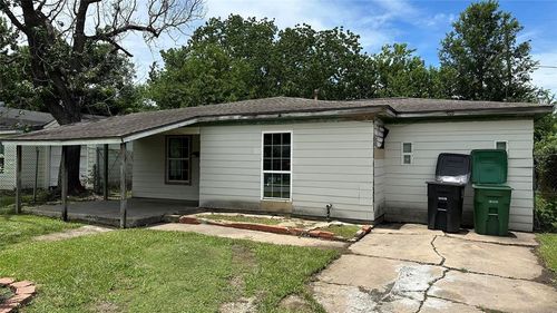7338 Hurtgen Forest Rd, Houston, TX, 77033-3441 | Card Image