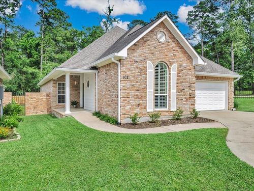 102 Shady Springs Bnd, Lufkin, TX, 75901-5948 | Card Image