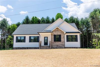 View of front of property with a front lawn | Image 1