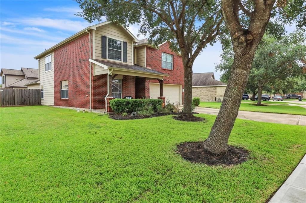 Trail Hollow Dr, Pearland, TX 77584