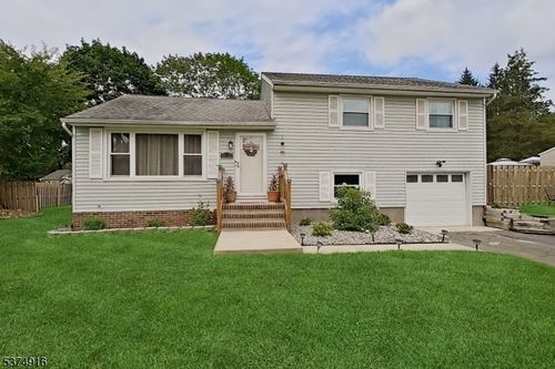 17 Bowerstown Rd, Washington, NJ, 07882-4120 | Card Image