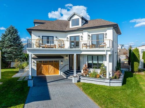 31 Seaside Ct, MARGATE CITY, NJ, 08402-1670 | Card Image