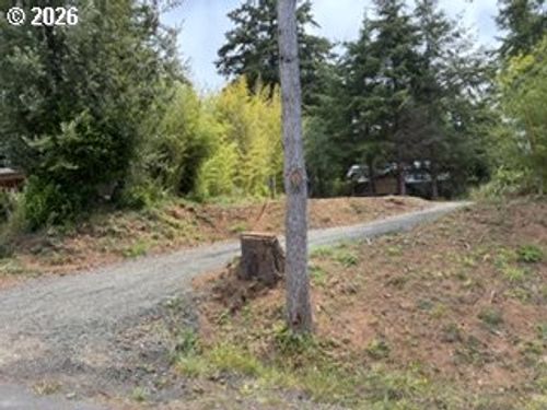 680 Tiara St, Lakeside, OR, 97449 | Card Image