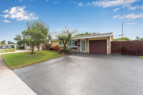 230 Ne 58th St, Fort Lauderdale, FL, 33334-1806 | Card Image