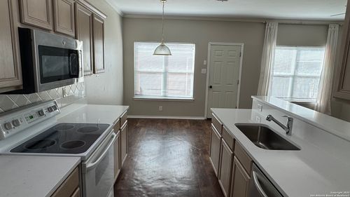 7203 Snowden Crst, San Antonio, TX, 78240-4794 | Card Image