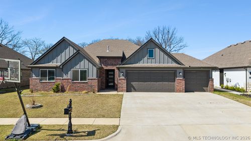 15408 S 69th East Pl, Bixby, OK, 74008-4394 | Card Image