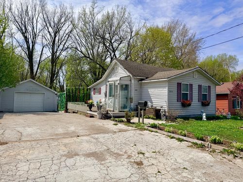 1023 Abbott St, Albert Lea, MN, 56007-4408 | Card Image