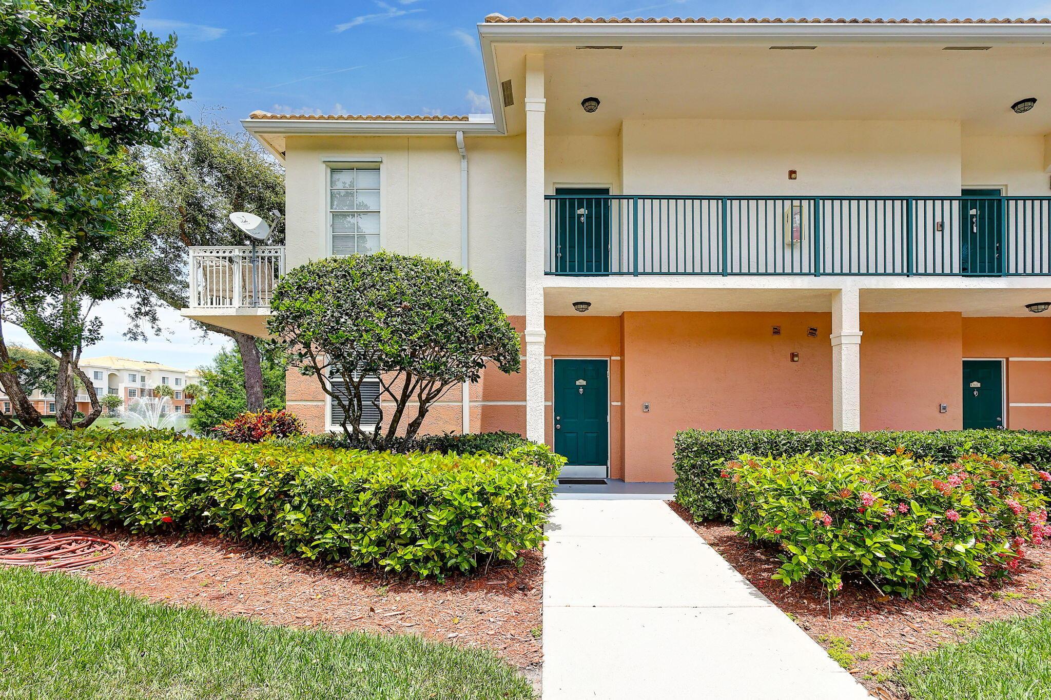 Myrtlewood Cir, Palm Beach Gardens, FL 33418