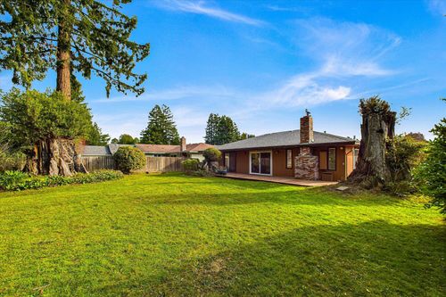 830 Holman Way, Fortuna, CA, 95540-1402 | Card Image