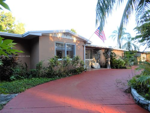 19901 Sw 92nd Ave, Cutler Bay, FL, 33157-8825 | Card Image