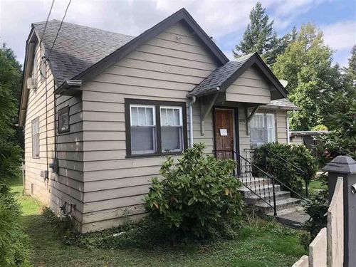 9097 Broadway Street, House other with 3 bedrooms, 1 bathrooms and 3 parking in Chilliwack BC | Card Image