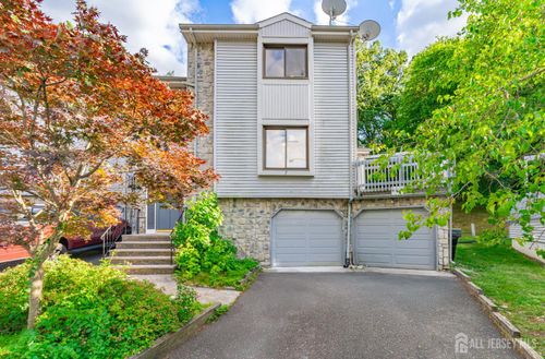 7 Firethorn Ct, East Brunswick, NJ, 08816-2778 | Card Image