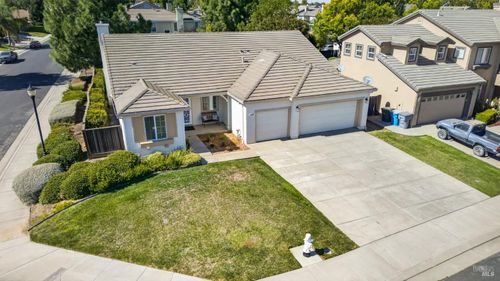 1030 Revelle Dr, Dixon, CA, 95620-4812 | Card Image