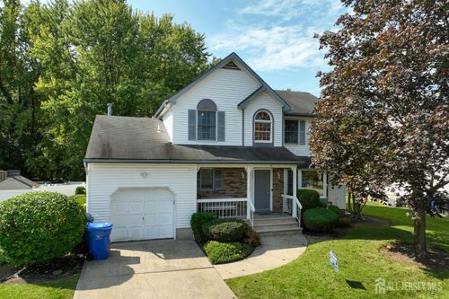 41 Lynn Ct, North Brunswick, NJ, 08902-2755 | Card Image