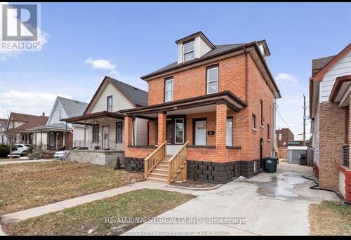 919 Pierre Ave, Windsor, ON, N9A2K8 | Card Image