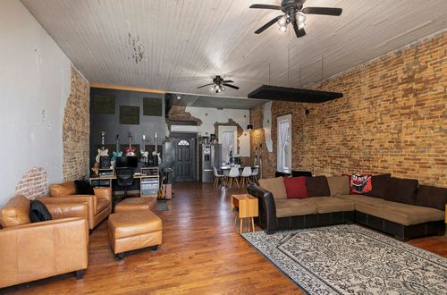 207 W Main St, Ash Grove, MO, 65604-9207 | Card Image