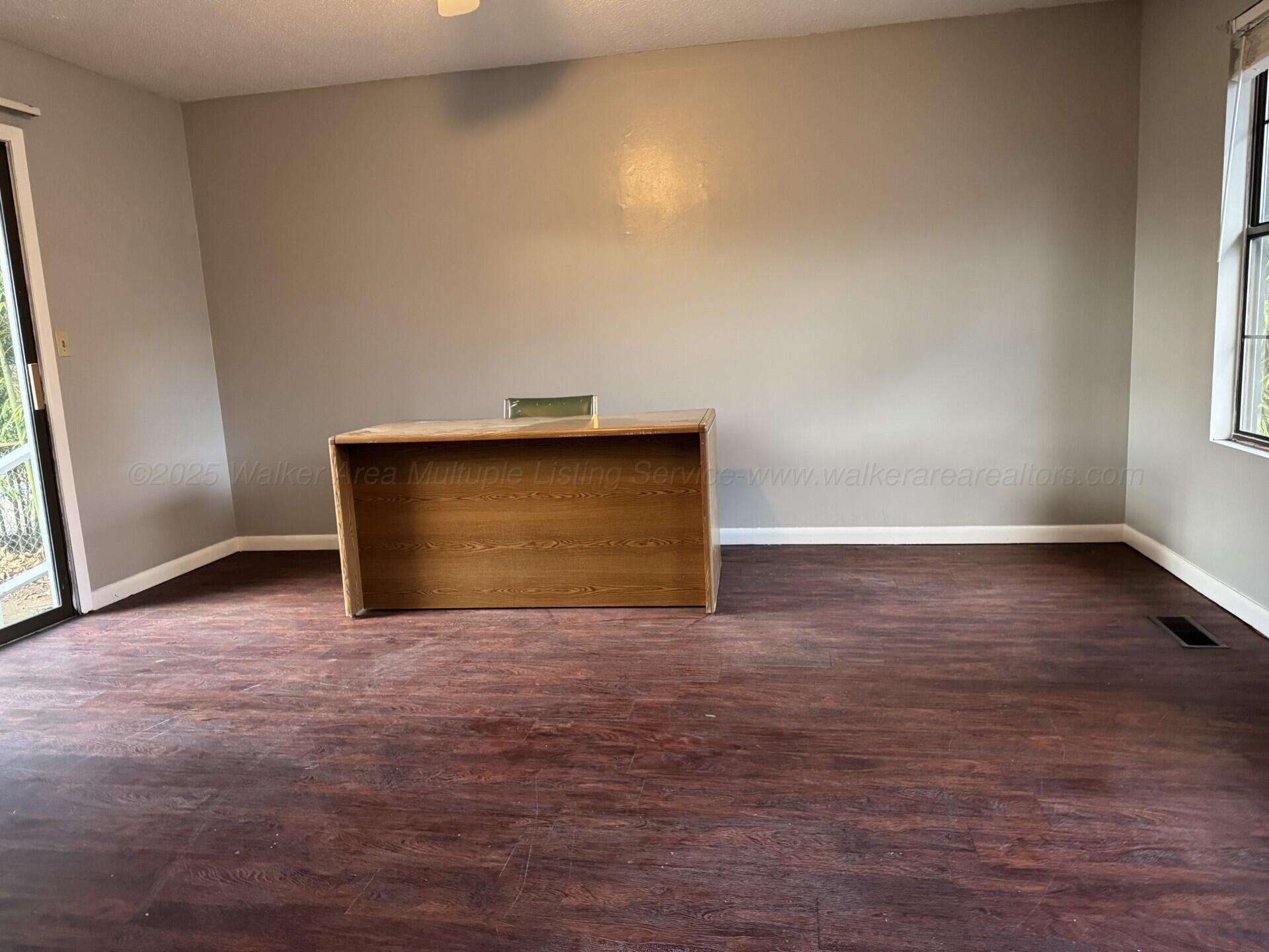 Commercial Sale in Jasper 4