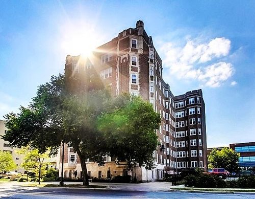 2c-6334 N Sheridan Rd, Chicago, IL, 60660-1754 | Card Image