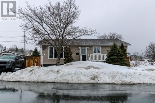 2 Earhart St, St. John's, NL, A1E4C6 | Card Image