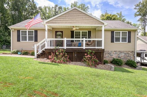 1352 Willow Oak Dr, Forest, VA, 24551-2992 | Card Image