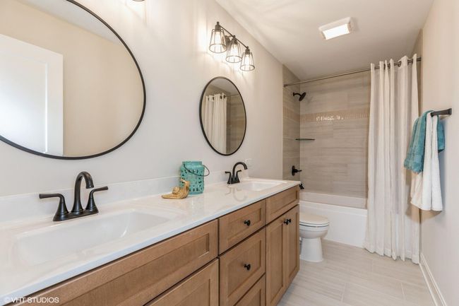 19_13452LakesideAve_8_Bathroom_MRED_2000 | Image 19