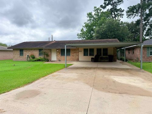 935 Travis St, Vidor, TX, 77662-3840 | Card Image