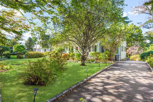 417 Wynnewood Rd, Pelham, NY, 10803-2319 | Card Image