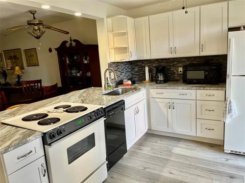 2102 Ne 1st Way, Boynton Beach, FL, 33435-2911 | Card Image