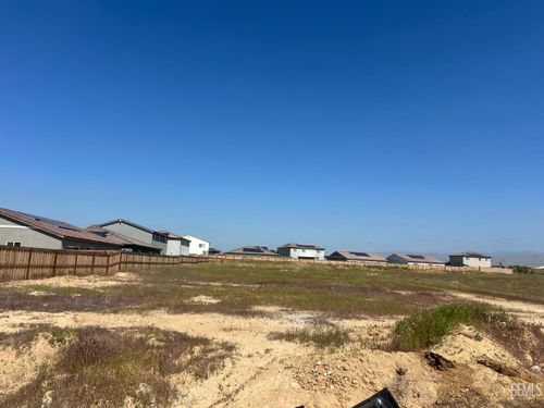 5500 Larti Pl, Bakersfield, CA, 93306-7131 | Card Image