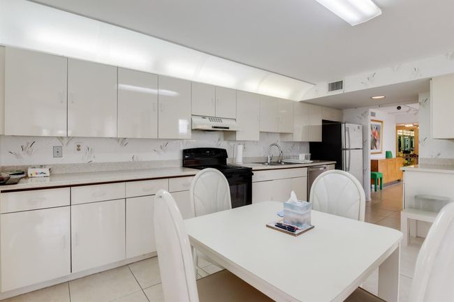 302 - 4770 Fountains Dr, Condo with 3 bedrooms, 3 bathrooms and null parking in Lake Worth FL | Image 12