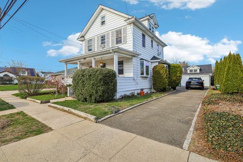 30 Central Ave, New Hyde Park, NY, 11040-4425 | Card Image