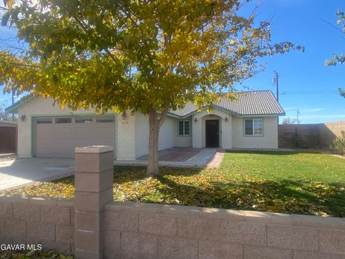 8740 S South Loop Boulevard, California City, CA, 93504 | Card Image