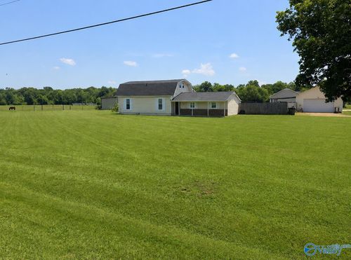 411 Randall Mullins Rd, Toney, AL, 35773-7105 | Card Image