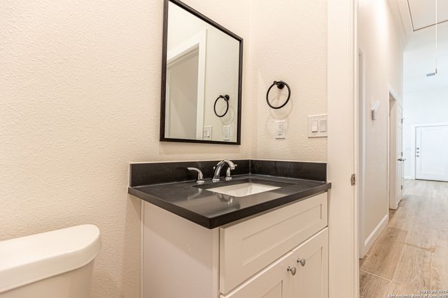 APT-2 - 407 S Pinto St, House other with 2 bedrooms, 1 bathrooms and null parking in San Antonio TX | Image 24
