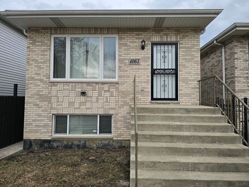 4063 S Rockwell St, Chicago, IL, 60632-1148 | Card Image