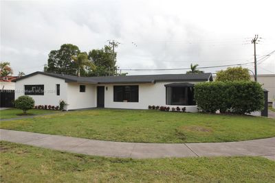 8620 Sw 21st St, House other with 5 bedrooms, 3 bathrooms and null parking in Miami FL | Image 2