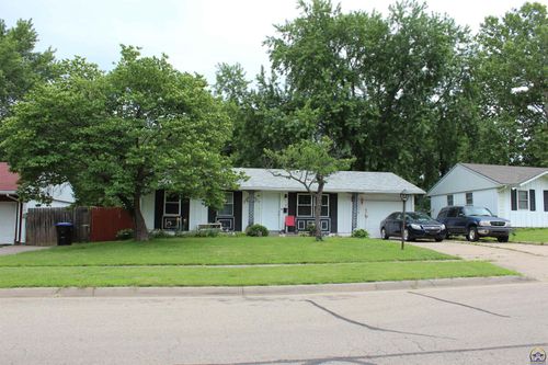 3924 S Humboldt St, Topeka, KS, 66609-1440 | Card Image