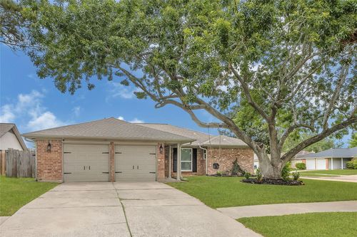 10115 Kirkbluff Dr, Houston, TX, 77089-2802 | Card Image