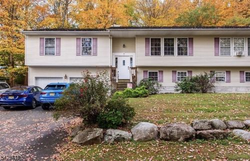 3 Undercliff Ln, Lincoln Park, NJ, 07035-2100 | Card Image
