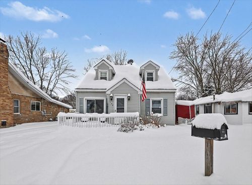 142 1st Ave, Norton Shores, MI, 49444-3811 | Card Image
