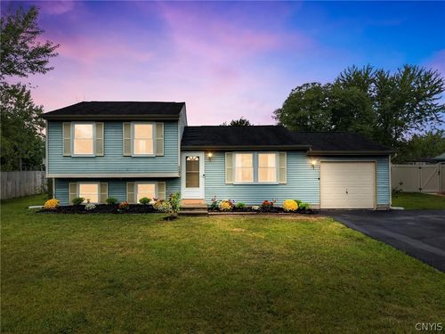 8496 Chinkapin Cir, Cicero, NY, 13039-8863 | Card Image