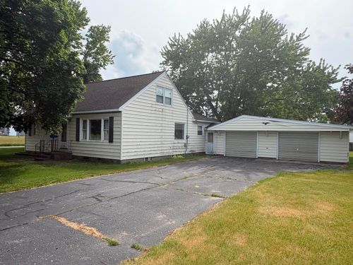 1782 Vine St, Manistee, MI, 49660-2351 | Card Image