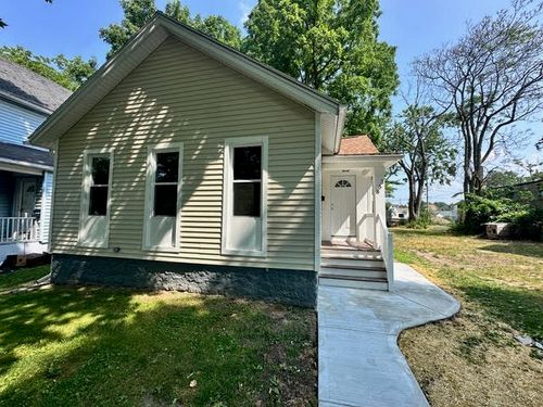358 Champlain St, Rochester, NY, 14611-3415 | Card Image