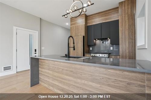 68 Thorne St, Jersey City, NJ, 07307-3523 | Card Image