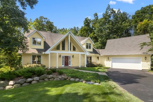 1236 Walker Cup Way, Lake Geneva, WI, 53147-5001 | Card Image