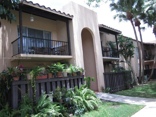 18-10810 N Kendall Dr, Miami, FL, 33176 | Card Image