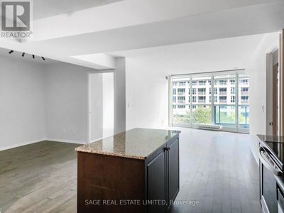 477 - 209 Fort York Blvd, Condo with 3 bedrooms, 2 bathrooms and 1 parking in Toronto ON | Image 3