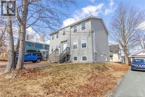31 Charlotte St, Sackville, NB, E4L3T2 | Card Image