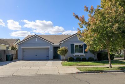 410 Applegate Dr, House other with 3 bedrooms, 2 bathrooms and null parking in Oakdale CA | Image 2